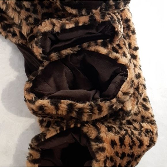 Fuzzy leapord bear Outfit Size 24 month - Picture 11 of 14